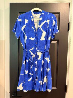 Nine West Flutter Sleeve Button Front Tie Waist Dress. Blue & White Size L.